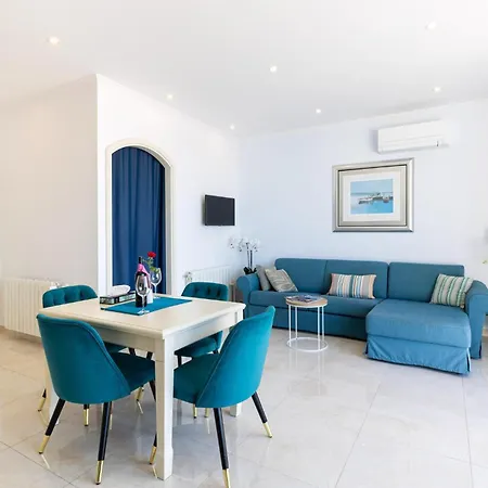 Awesome In With House Sea View *
